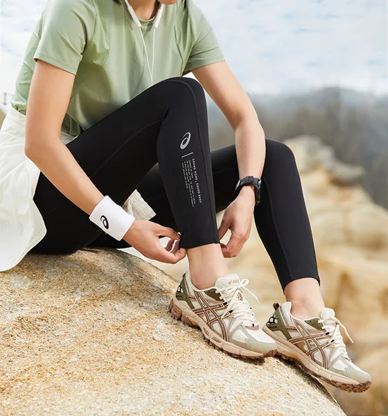 Asics 慢跑鞋-1